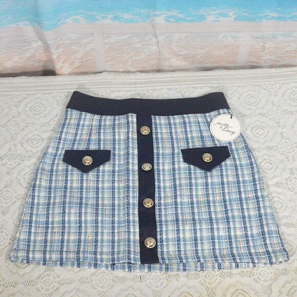 Milk & Honey Tweed Mini Kirt with Faux Leather Detail and Silver Tone Buttons - Picture 1 of 6